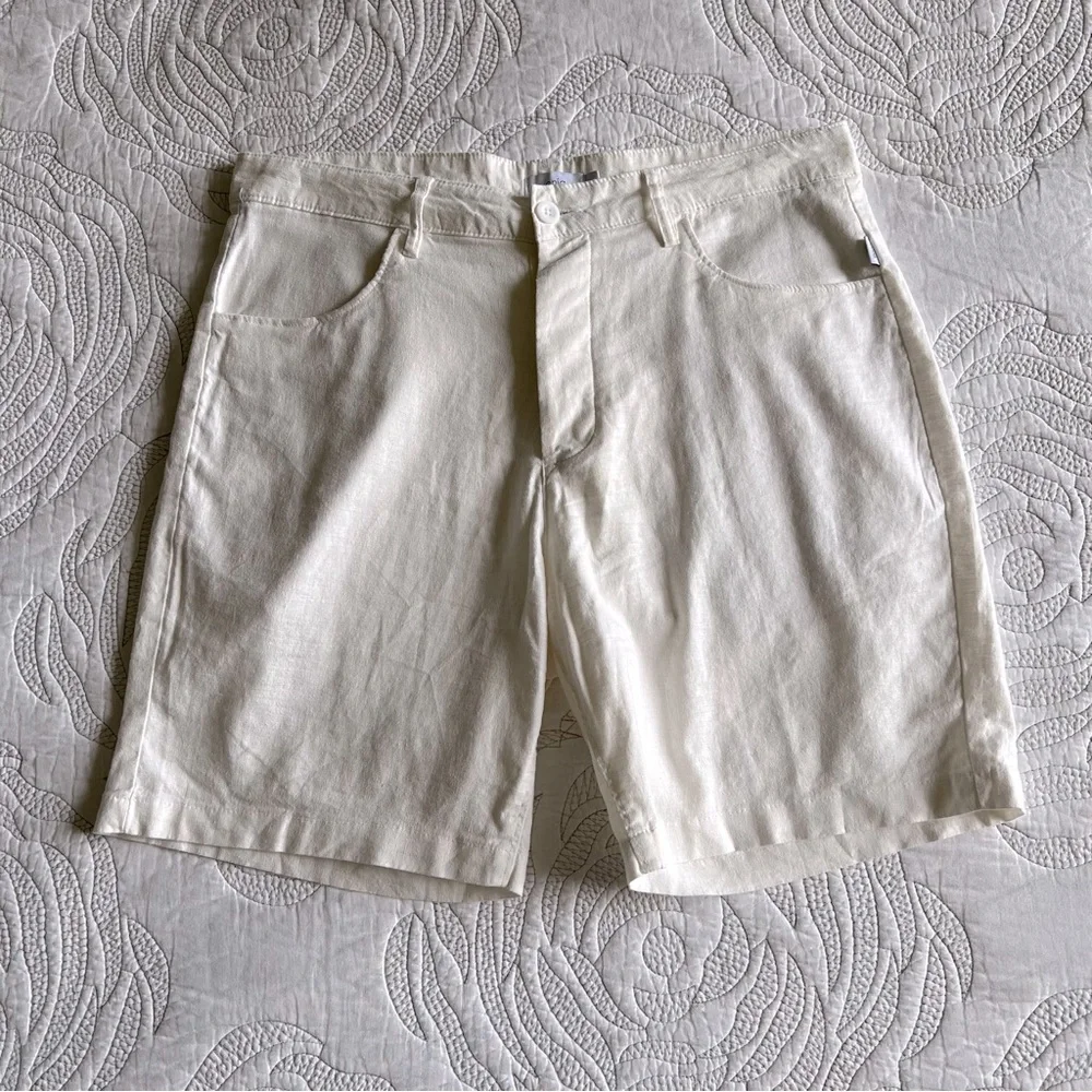 Onia White Flat Front Men’s Shorts
